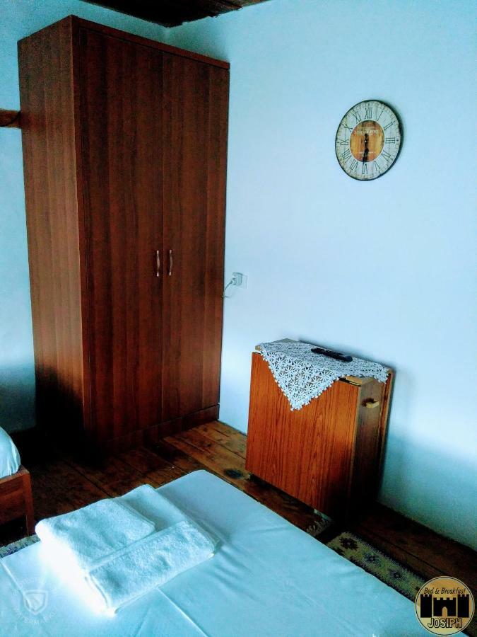 Bed & Breakfast Josiph Berat Exterior foto