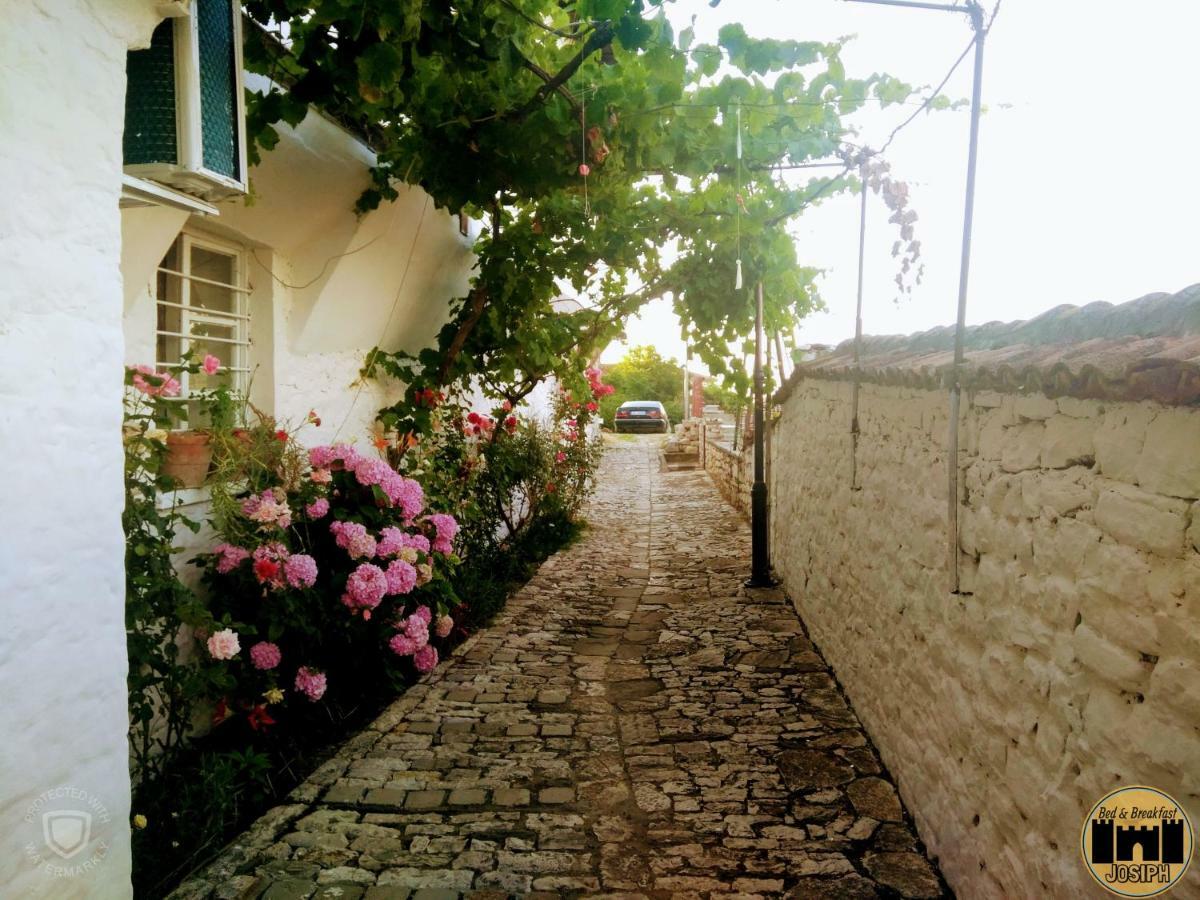 Bed & Breakfast Josiph Berat Exterior foto