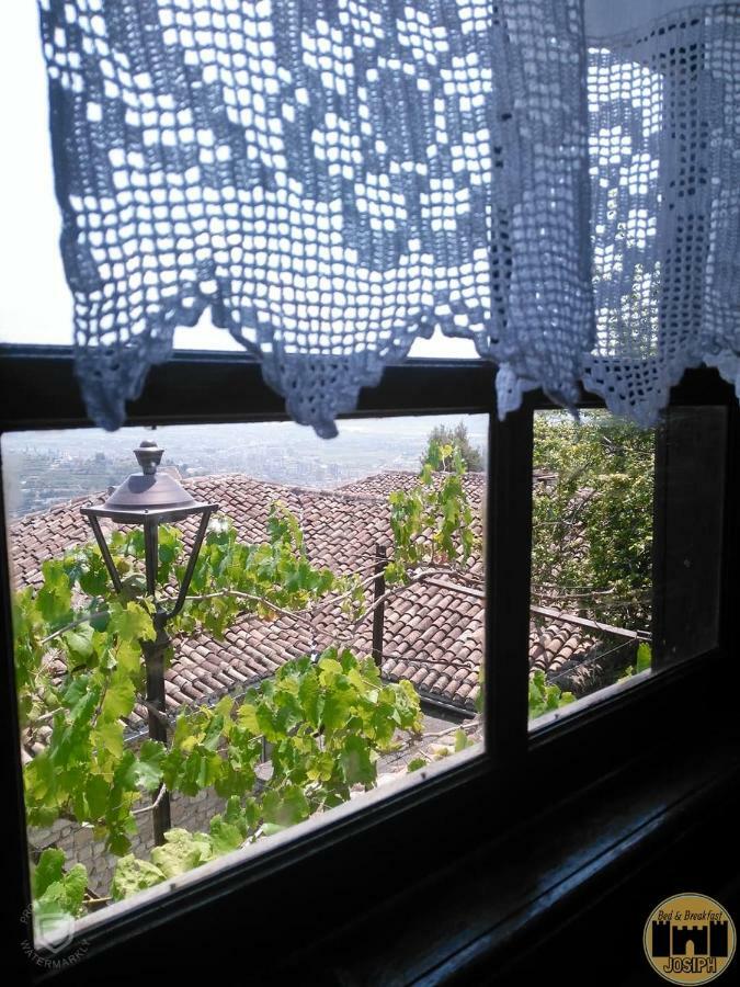 Bed & Breakfast Josiph Berat Exterior foto